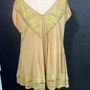 Ungee‎ Elegant Lace Trim Tan Top